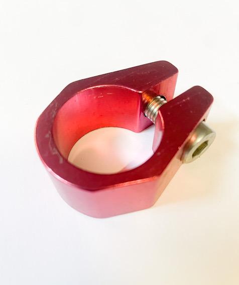 17 SEAT POST CLAMP “TUF NECK STYLE” FOR 25.4MM Post Red