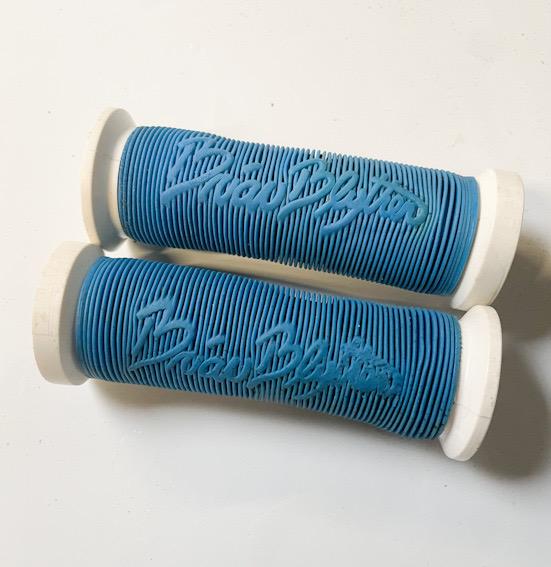 08 ODI SIGNATURE GRIPS “BRIAN BLYTHER” USED White/blue