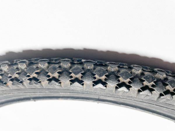 21 TRACTOR GRIP TIRE 20 X 1.75 Black