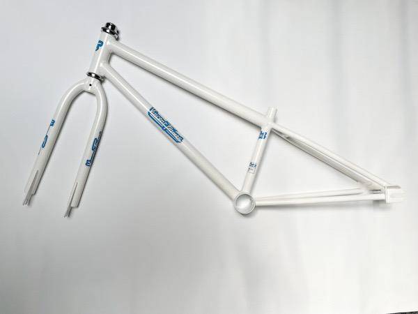 07 1985 VINCENT FRAMES MINI CRUISER FRAME & FORK made in UK White