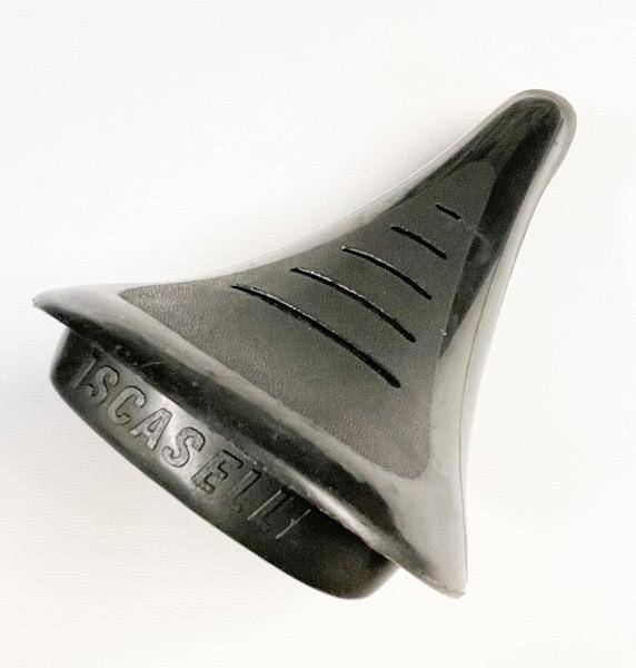 17 ISCASELLE SEAT INCLUDED HARDWARE  Black
