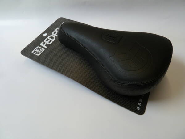 FEDERAL SEAT PIVOTAL MID DEBOSSED BLACK NEW!