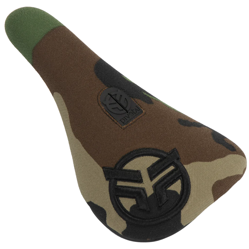 FEDERAL SEAT PIVOTAL BLACK LOGO Camo