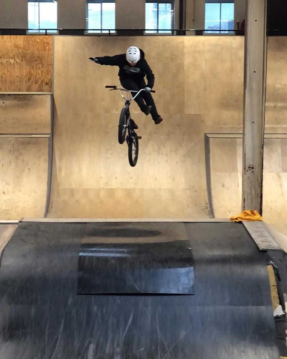 Tobias van der Linden - Pauls Boutique BMX Team Member